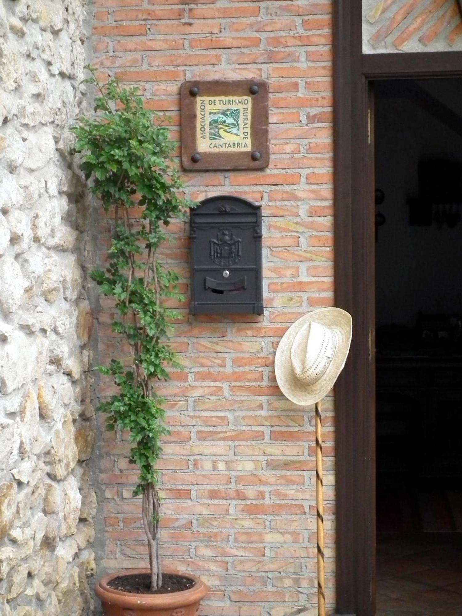 Posada De Muno Munorrodero ภายนอก รูปภาพ
